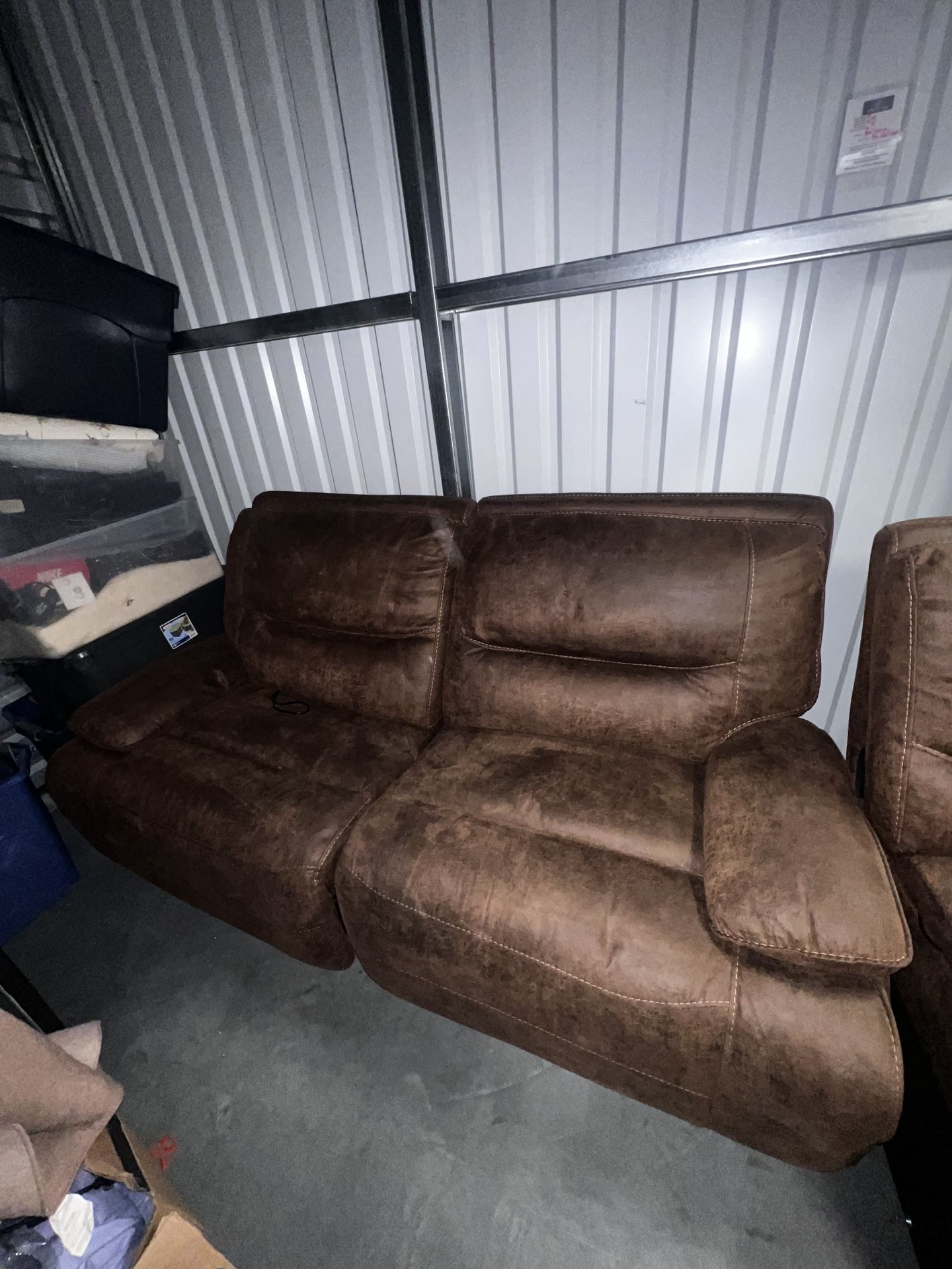 Automatic Dual Loveseat With Middle Cupholders And Compartment Storage 