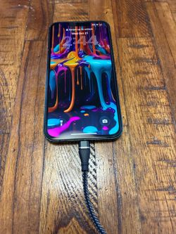 iPhone 13 unlocked 128G works great