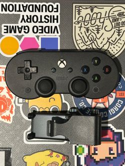 8bitdo SN30 Pro Xbox Edition with Attachable Phone Holder