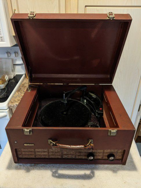 Vintage Antique Suitcase Phonograph with Tube Amplifier