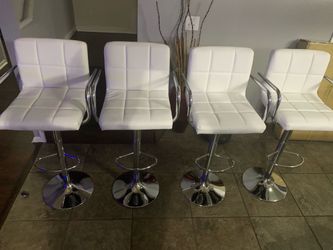 Brand New Set Of 4 White Bar Stools With Arm Handles / white Pub Stools / Adjustale Height / Swive / Price Is Firm / New in box 📦