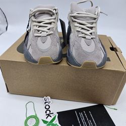 Yeezy Adidas Boost 700 Size 7 In Men 