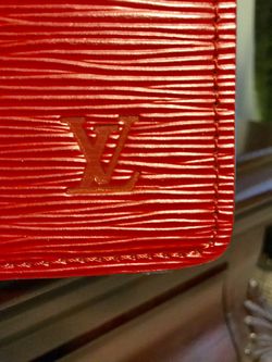 Vintage Louis Vuitton Epi Large. 💯% Authentic.