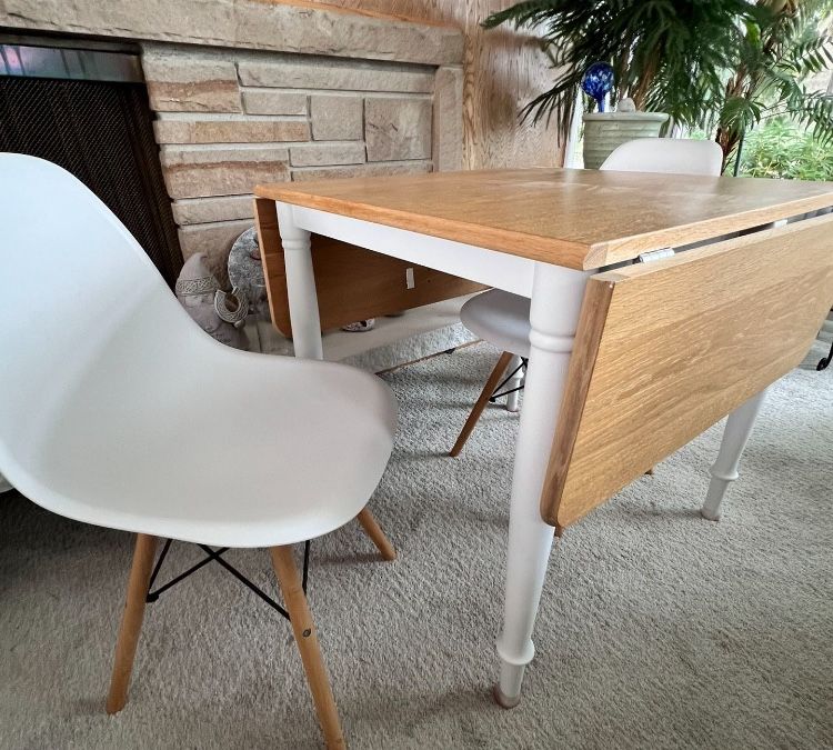 Extendable Table And Chairs