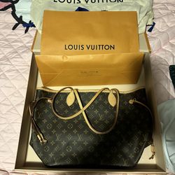 Louis Vuitton Purse 