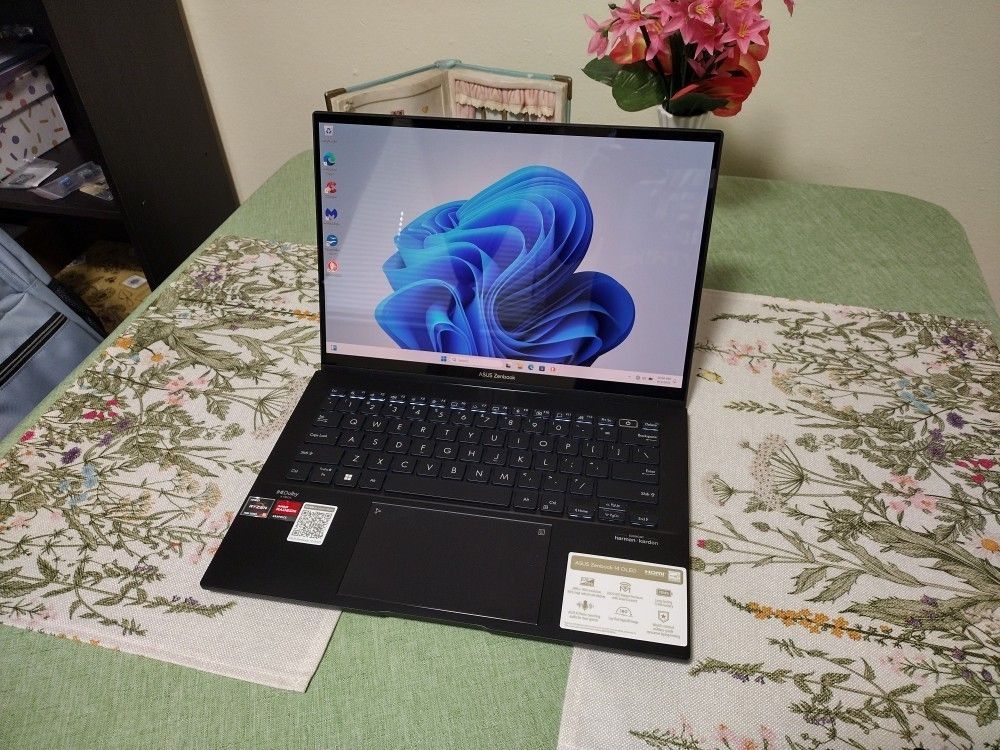 ASUS Zenbook 14 OLED Laptop
