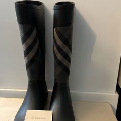  Burberry Rain boots Size 39