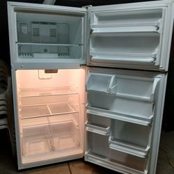 Refrigerador Whirlpool $200 Dollars