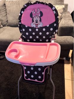 Minnie Mouse high chair