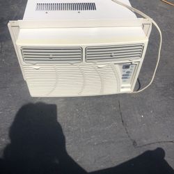 Very Good Condition Maytag Air Conditioner 