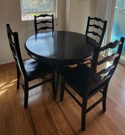 Dining table set