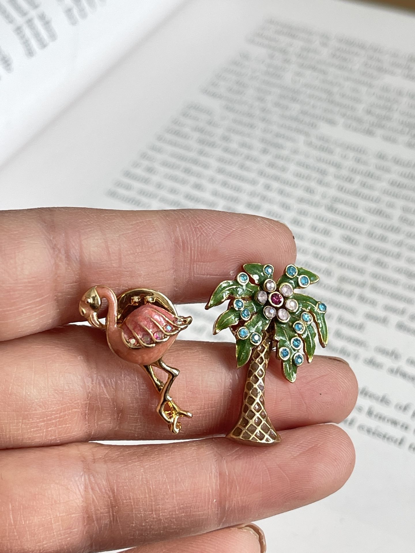 VTG Set of 2 Signed N A Flamingo & Palm Tree Rhinestone Enamel Pins Brooches
