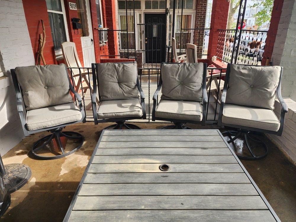 5 Piece Patio Set. Fall Sale!
