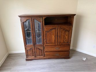 Entertainment center