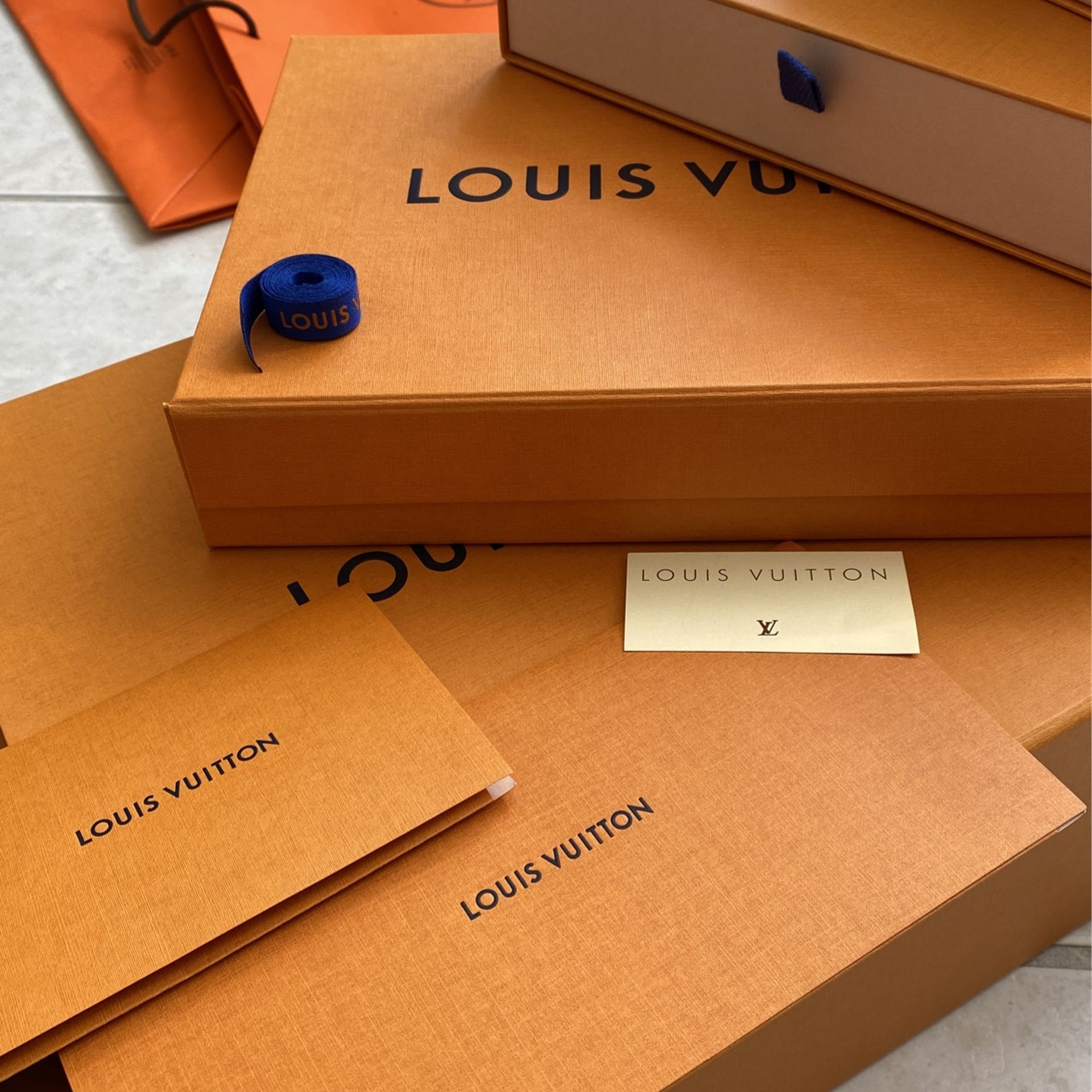 BRAND NEW LOUIS VUITTON AND GUCCI SHOPPING BAGS AND BOXES for Sale in Fort  Lauderdale, FL - OfferUp