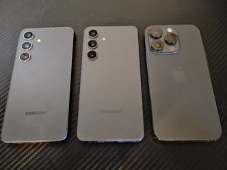 iphone 14 pro plus 2 samsungs