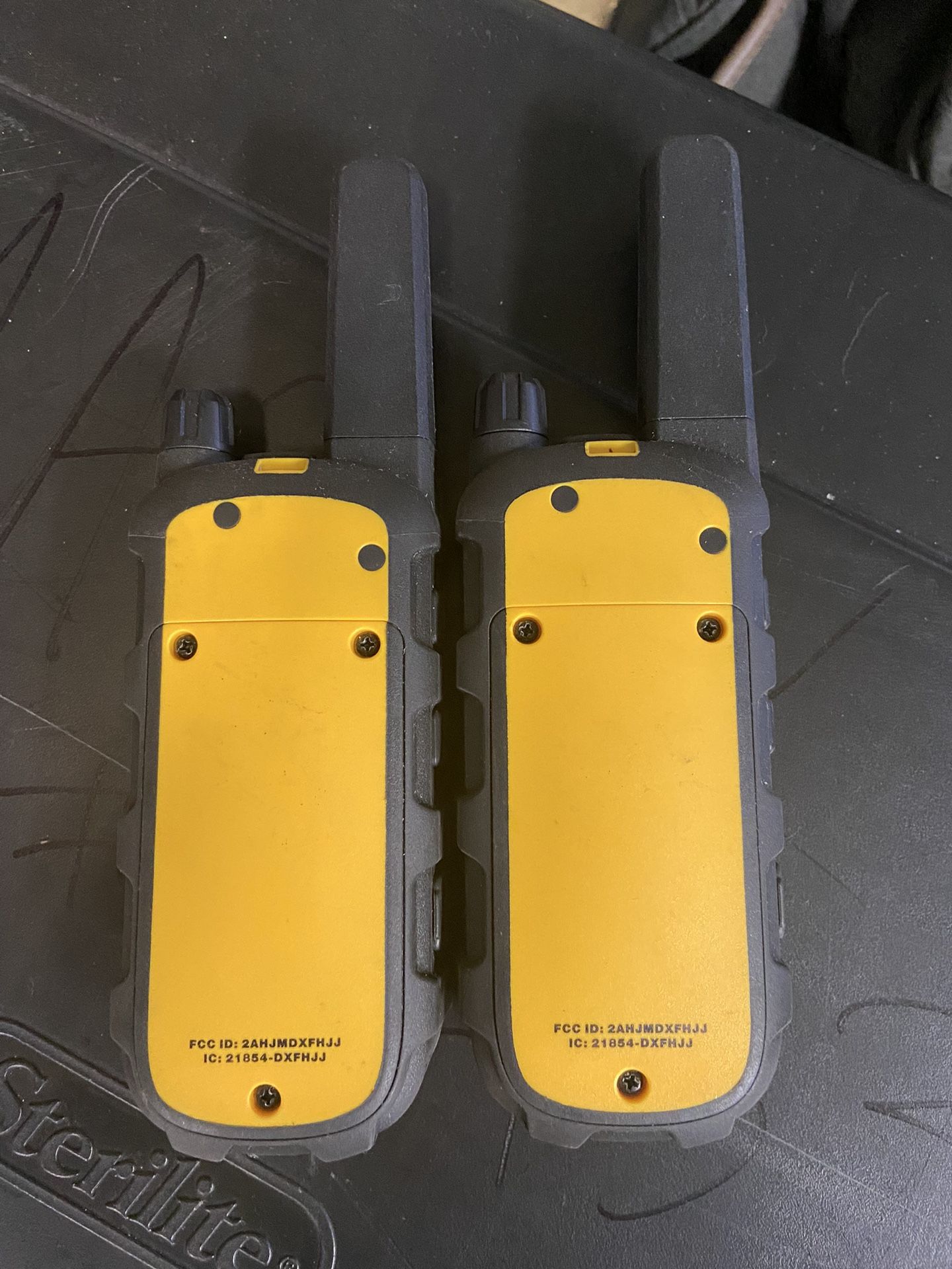 DeWalt IP67 Heavy Duty Walkie Talkie for Sale in Federal Way, WA OfferUp