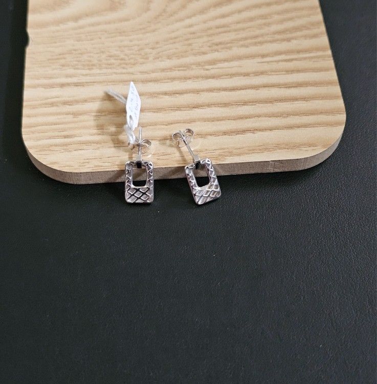 18k White Gold Reversible Earrings