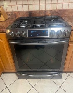 Samsung 30” Gas Range