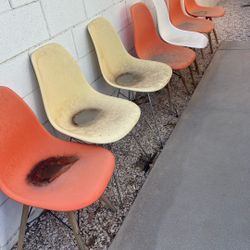 Table And Chairs 
