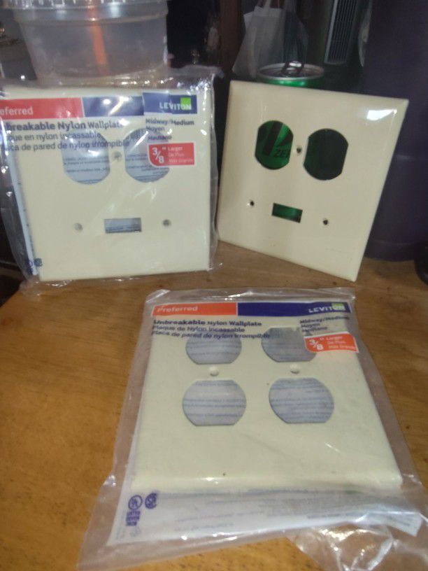 New In The Pack 2 Of Them 1 Is Not In The Pack Preferred Unbreakable Nylon Wallplates 3 Of Them 