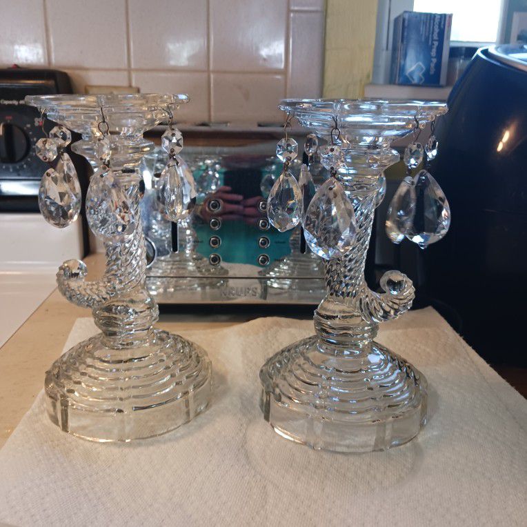  A set OF BEAUTIFUL VINTAGE CRYSTAL CLEAR GLASS CANDLE HOLDERS NO CHIPS OR CRACKS 