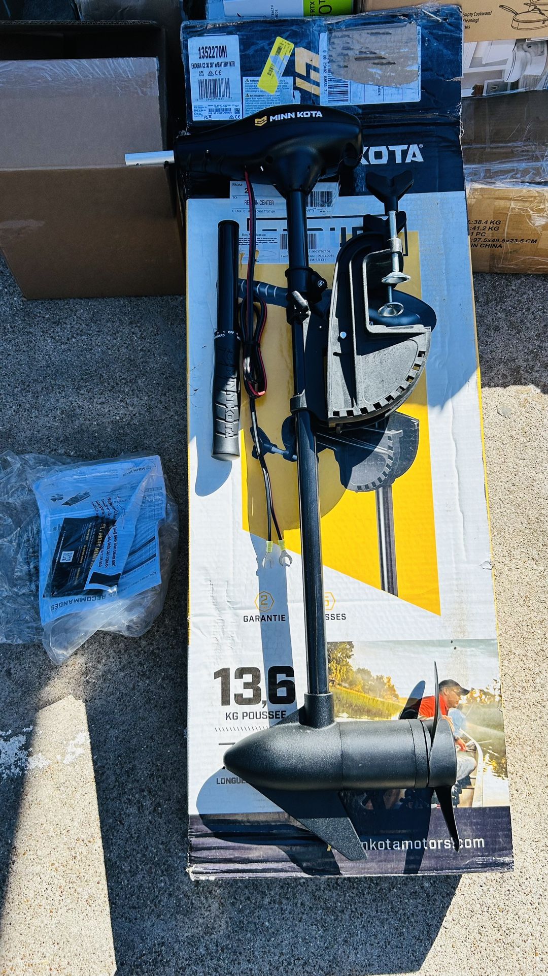 Minn Kota Endura C2 Trolling Motor with Battery Meter - 30 lbs. Thrust - 30" Shaft Length