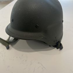 Military helmet