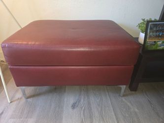 leather red otoman
