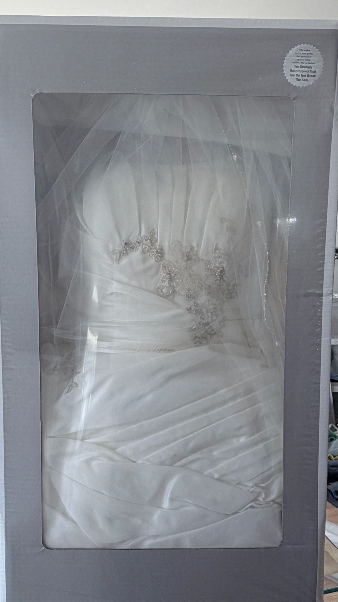 Preserved Wedding Dress & Veil – Size 6 – Excellent Condition