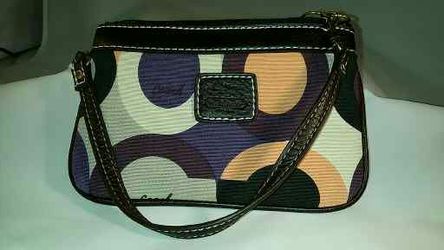 Beautiful Coach wristlet