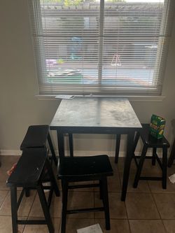 bar top table & stools