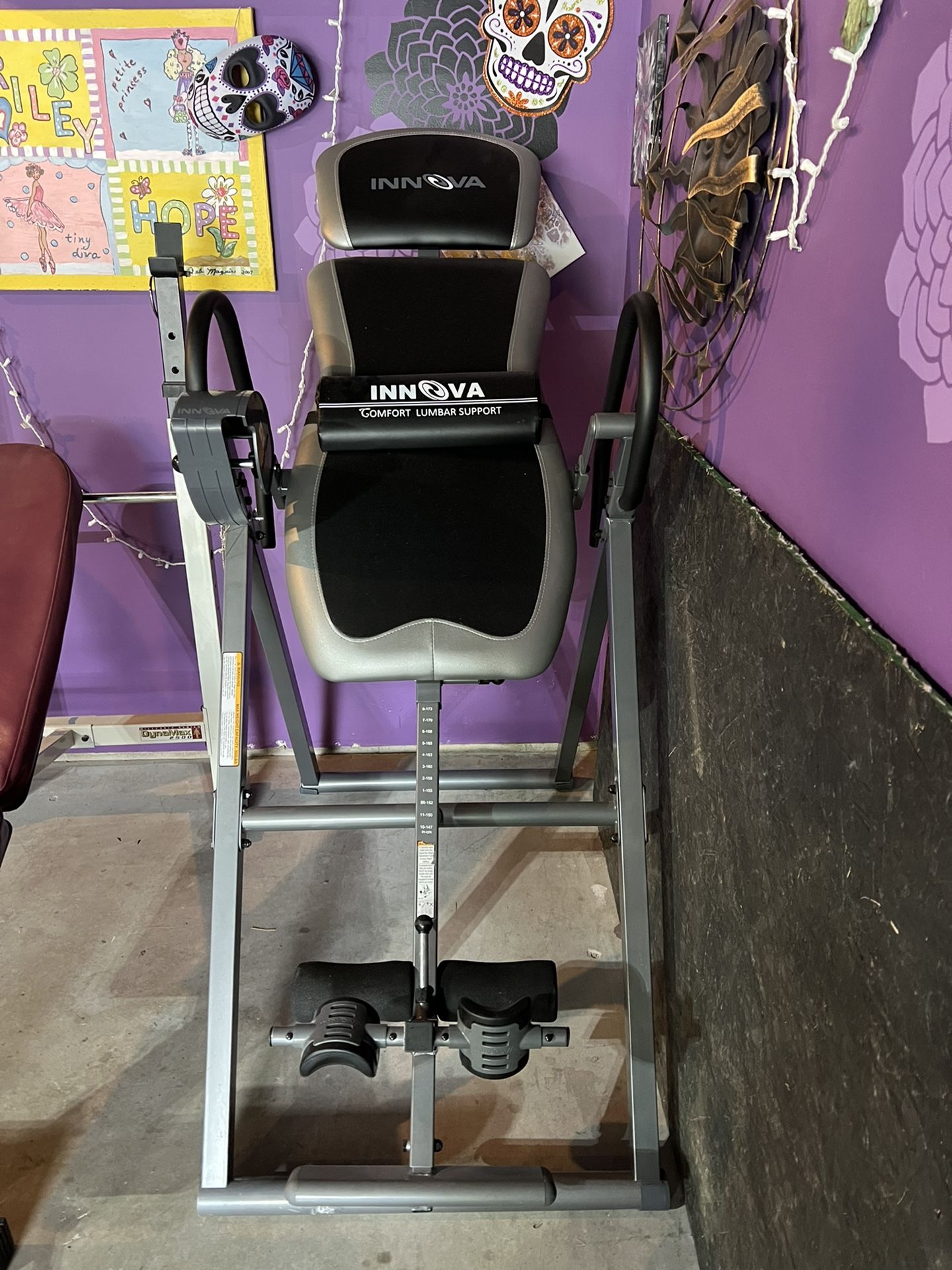 INNOVA Inversion table