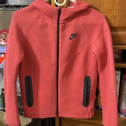 Nike Tech sweater
