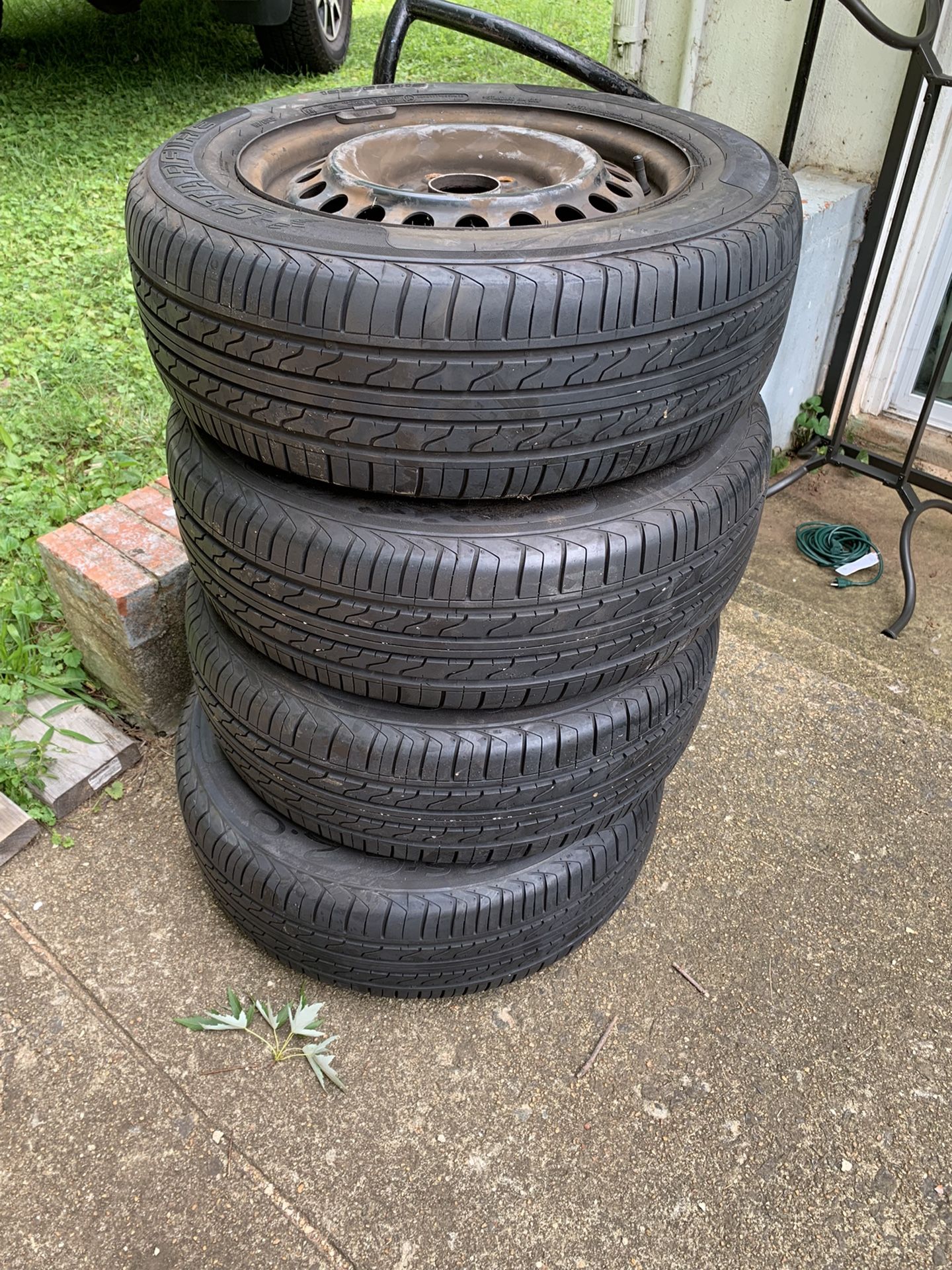 Tire/wheels 