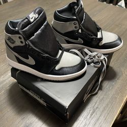 Nikes Black & Silver