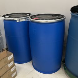 Plastic 55 Gal Drum With Removable Lid