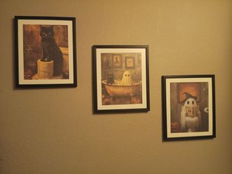 Halloween bathroom/ fall animals pictures sets of 3