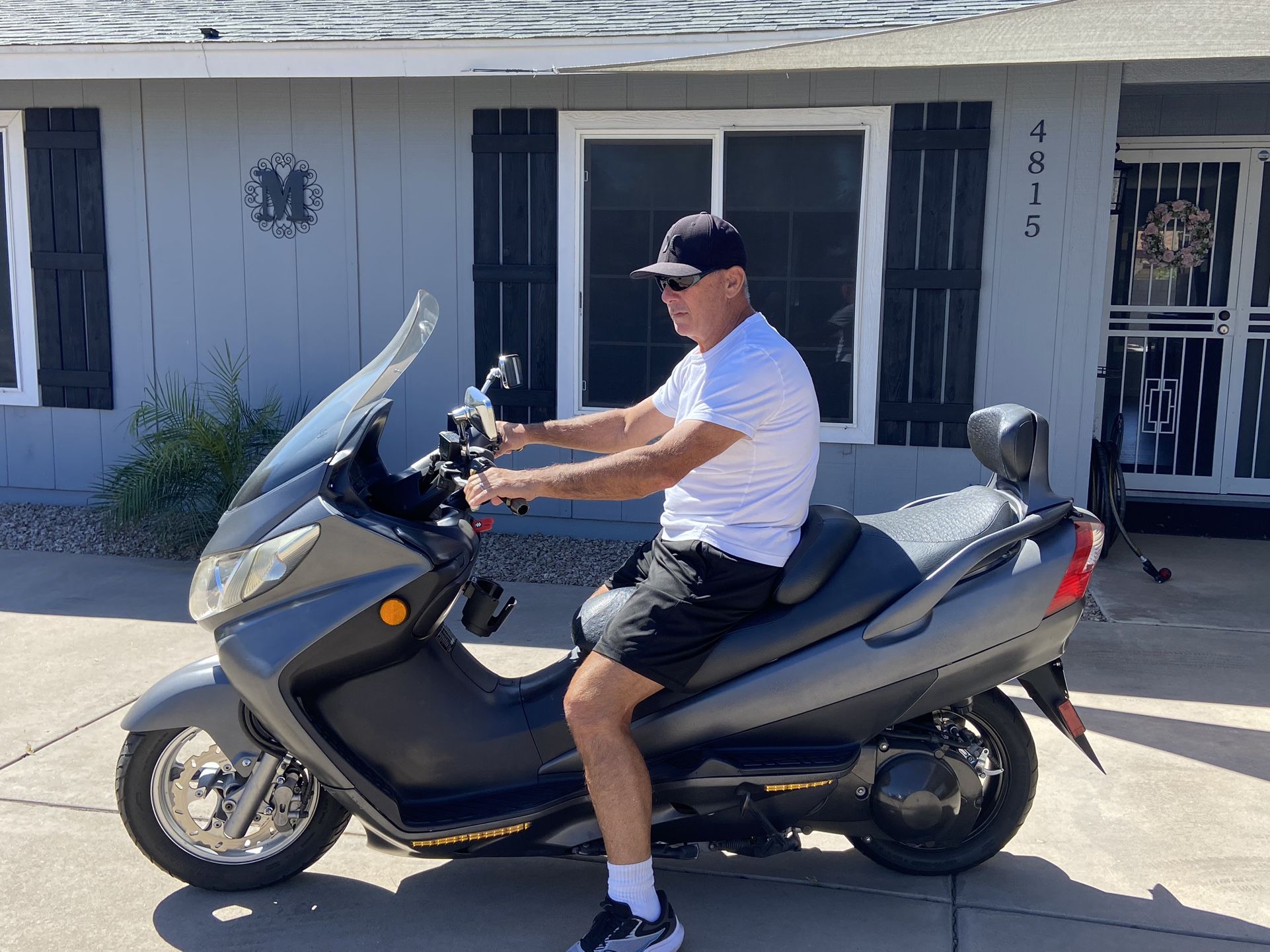 Suzuki Burgman Motorcycle 400cc 2003