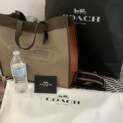 Gorgeous Coach Handbag With Tags And Receipt 