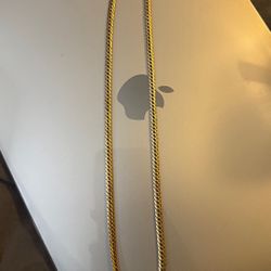 18 K Gold Necklace For Sale .