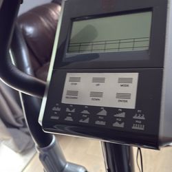 Corredora y bicicleta