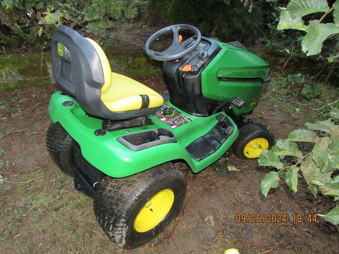 John Deere X360 Garden Tractor. 250hrs, Perfect Maintenance