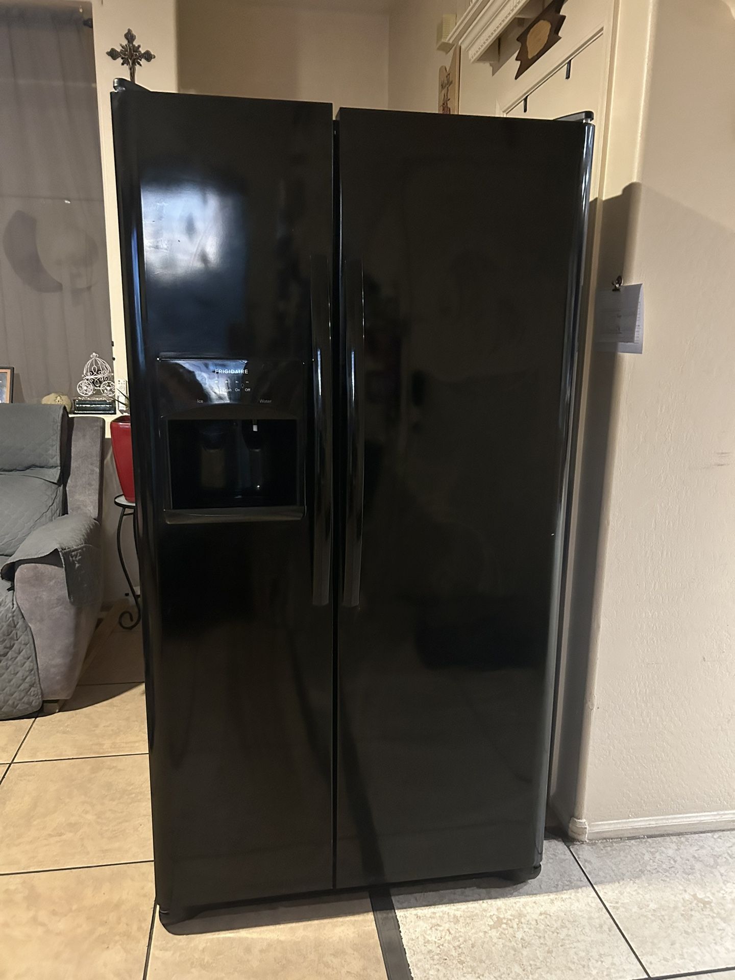 2018 Frigidaire 26 Cubic Foot Refrigerator Works Good Only Has Crushed Ice Upgraded My Refrigerator