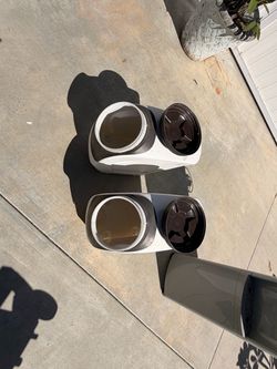 Pet food containers