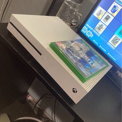 White xbox one with cords 