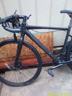 SPECIALIZED ROUBAIX SL8. ROAD BIKE.