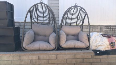 Patio swing chairs