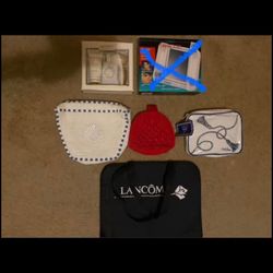 New Beauty Cosmetic Bags and Facial Brush  Bundle 