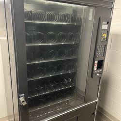VENDING MACHINE 